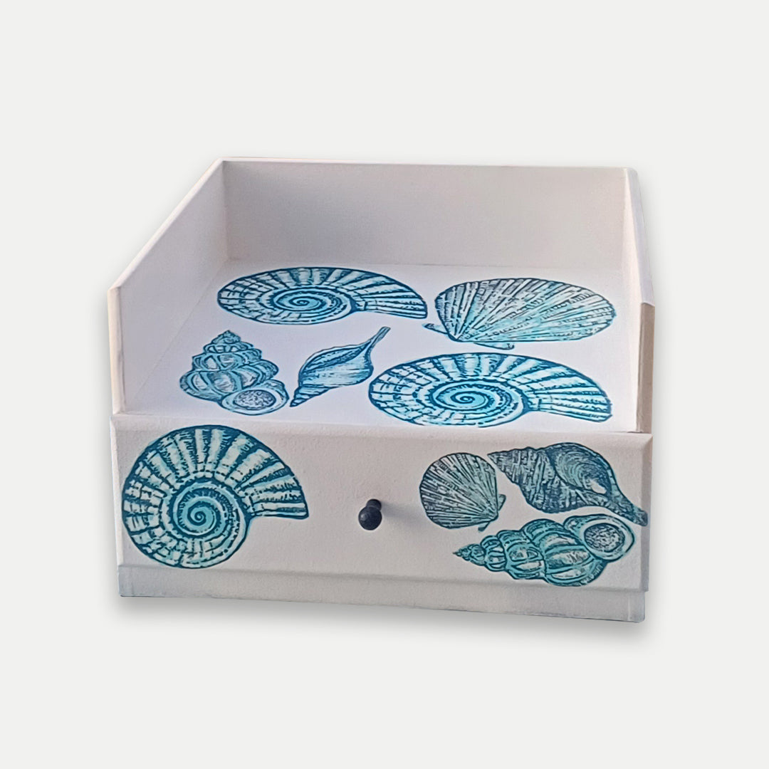 Decoupage Plate & Cutlery Box With Shells Pattern