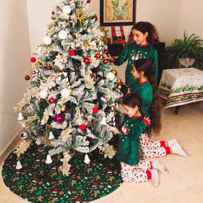 Tree Skirt Ginger bread Man velvet with Pom Pom 1.5m diameter